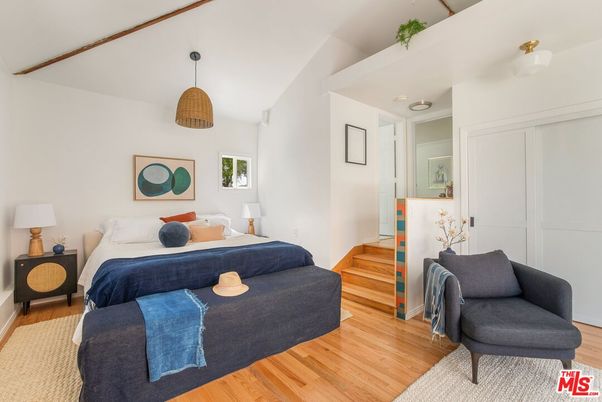 Bedroom, Interior, Pendant Lights, Wood Texture Flooring