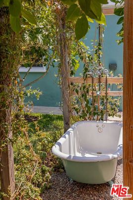 Bathroom, Exterior, Free Standing Baths