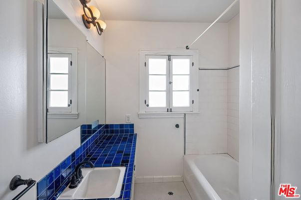 Bathroom, Interior, Tile Countertops