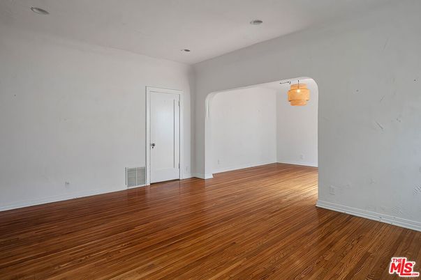 Empty room, Interior, Pendant Lights, Wood Texture Flooring