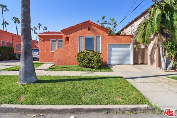 Attached, Exterior, Facade, Brick Facade, Spanish Mediterranean