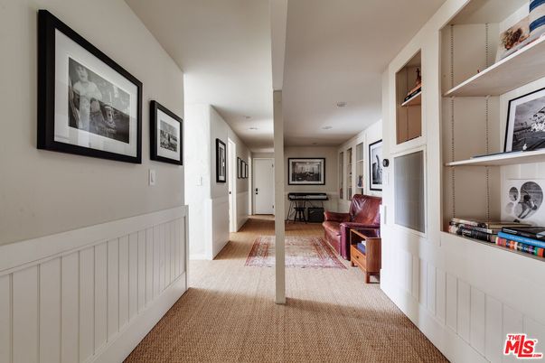 Interior, Piano, Recessed Lighting