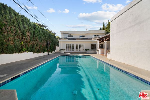 Exterior, Pool