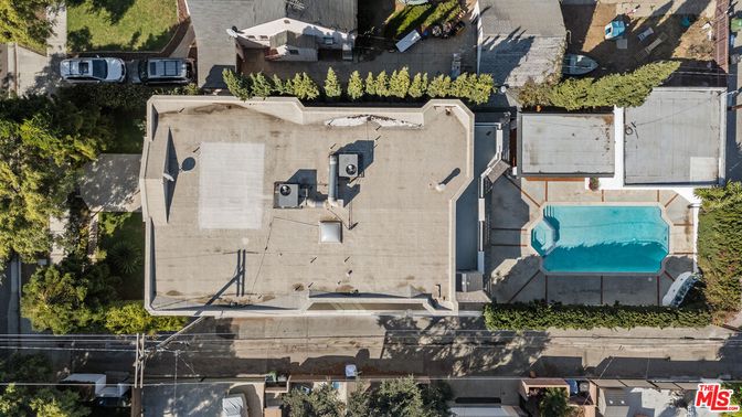 Exterior, Drone