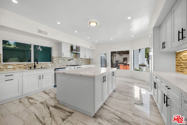 Interior, Kitchen, Marble, Recessed Lighting