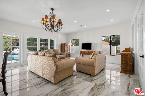 Chandelier, Interior, Living room, Marble, Recessed Lighting