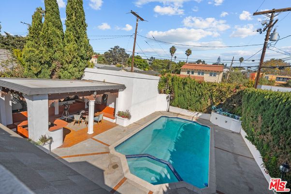 Exterior, Pool