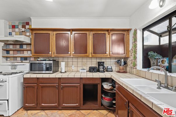 Interior, Kitchen, Tile Countertops