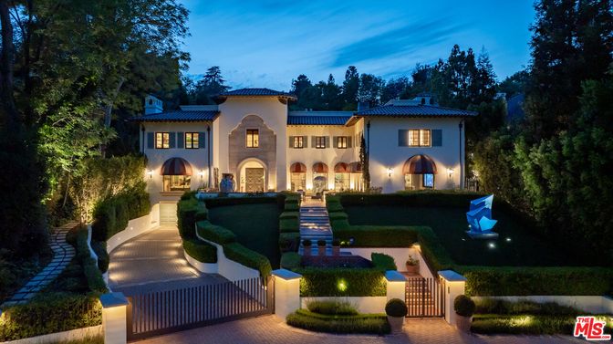 Backyard, Exterior, Facade, Mediterranean