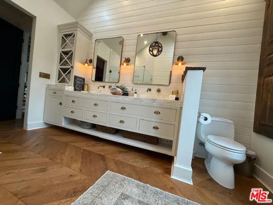 Bathroom, Interior, Wood Texture Flooring