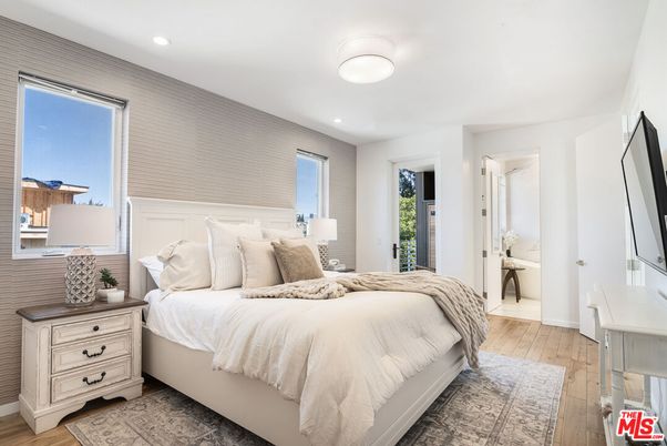 Bathroom, Bedroom, Interior, Recessed Lighting, Wood Texture Flooring