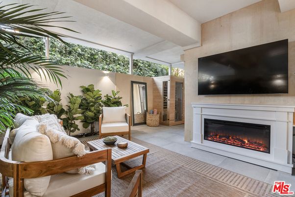Fireplace, Interior, Living room