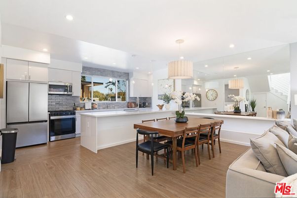 Dining room, Interior, Kitchen, Living room, Pendant Lights, Recessed Lighting, Stainless Steel Appliances, Wood Texture Flooring