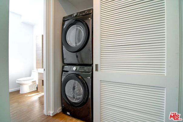 Interior, Utility Closets, Washer, Wood Texture Flooring
