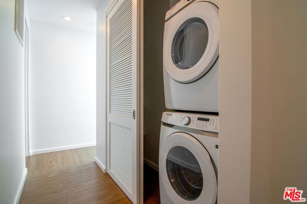 Interior, Recessed Lighting, Utility Closets, Washer, Wood Texture Flooring