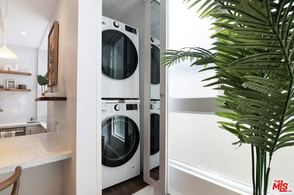 Interior, Recessed Lighting, Utility Closets, Washer