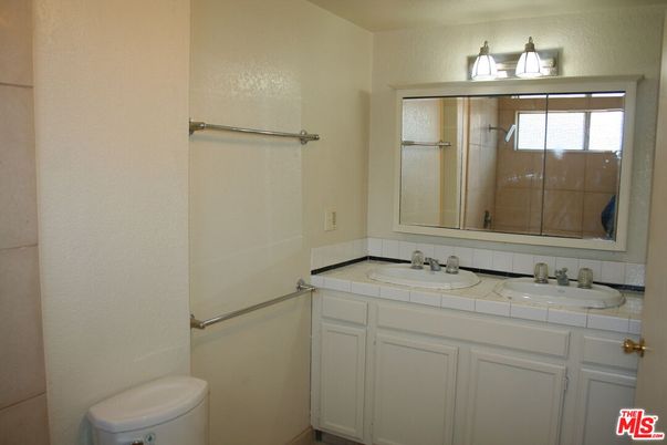Bathroom, Interior, Tile Countertops