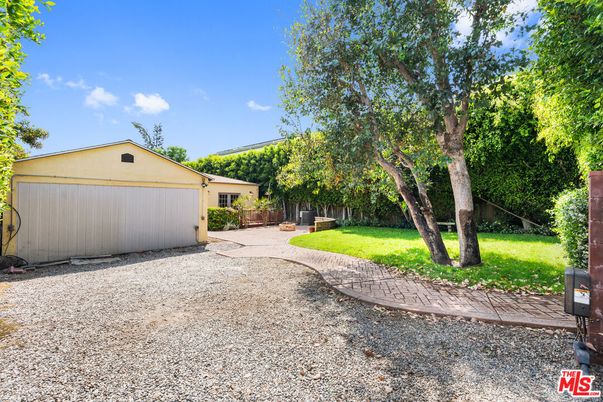 Backyard, Detached Garage, Exterior
