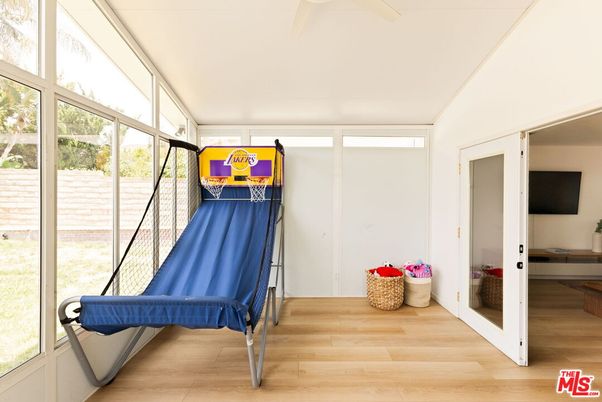 Interior, Sun Room, Wood Texture Flooring