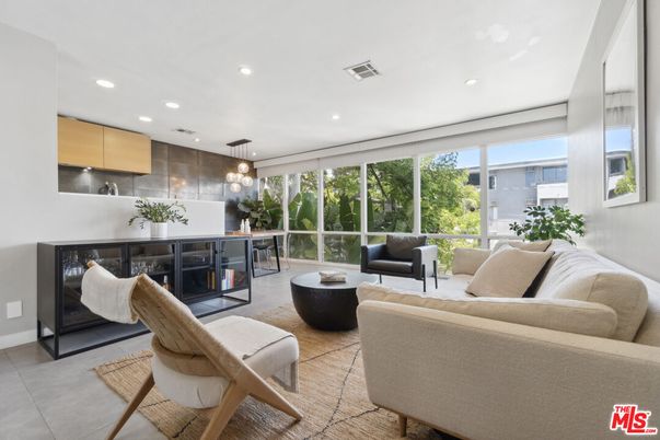 Dining room, Interior, Living room, Pendant Lights, Recessed Lighting