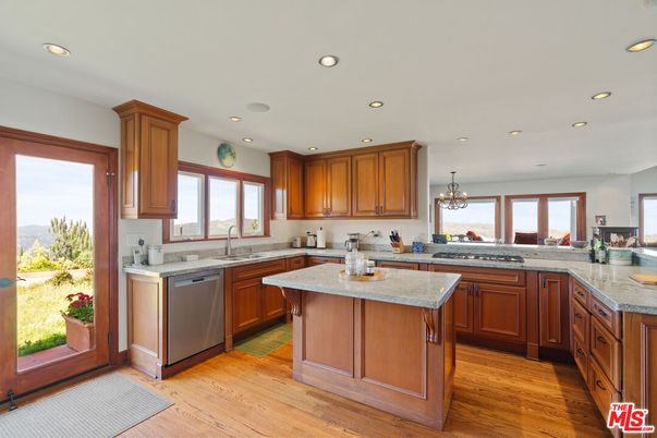 Chandelier, Interior, Kitchen, Recessed Lighting, Wood Texture Flooring