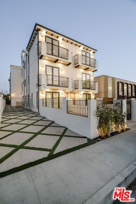 Backyard, Exterior, Facade, Modern