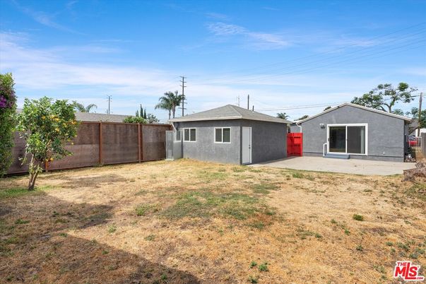 Backyard, Detached Garage, Exterior