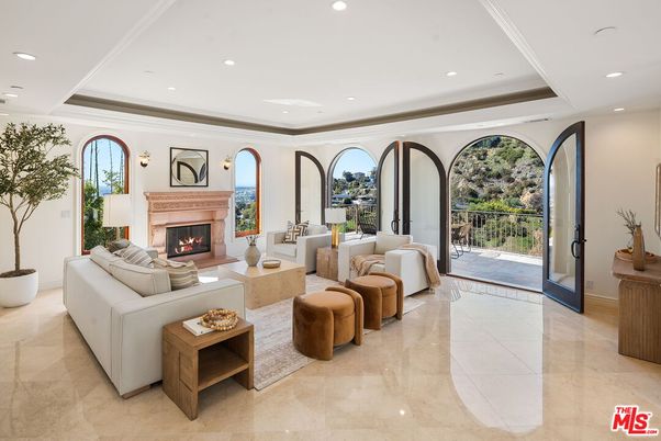 Fireplace, Interior, Living room, Recessed Lighting