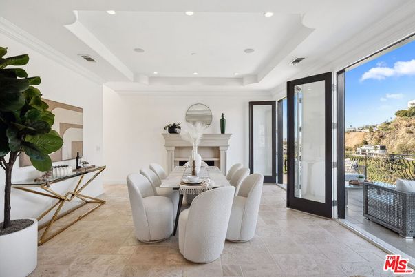 Fireplace, Interior, Recessed Lighting