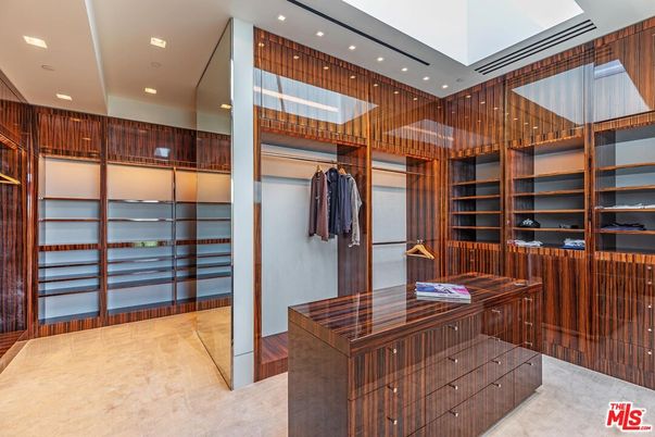 Interior, Recessed Lighting, Walk-in Closets