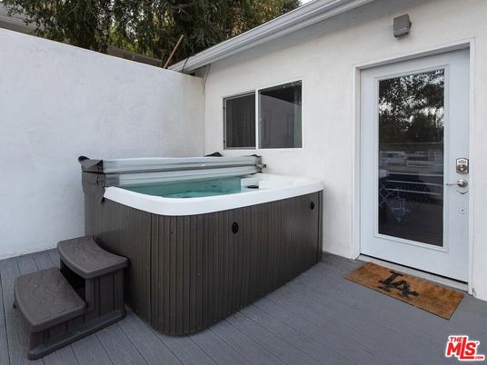 Exterior, Hot Tub