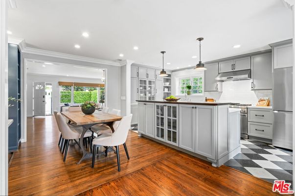 Dining room, Interior, Kitchen, Pendant Lights, Recessed Lighting, Wood Texture Flooring