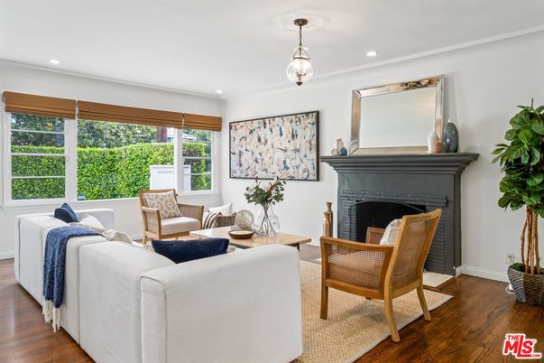 Fireplace, Interior, Living room, Pendant Lights, Recessed Lighting, Wood Texture Flooring