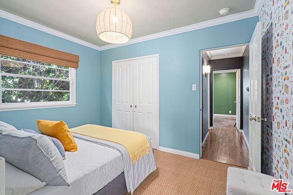 Bedroom, Interior, Pendant Lights, Wood Texture Flooring