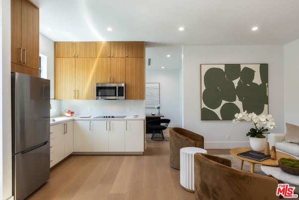 Dining room, Interior, Kitchen, Recessed Lighting, Wood Texture Flooring