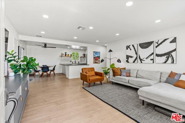 Dining room, Interior, Living room, Recessed Lighting, Wood Texture Flooring