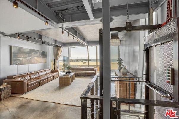 Interior, Living room, Water