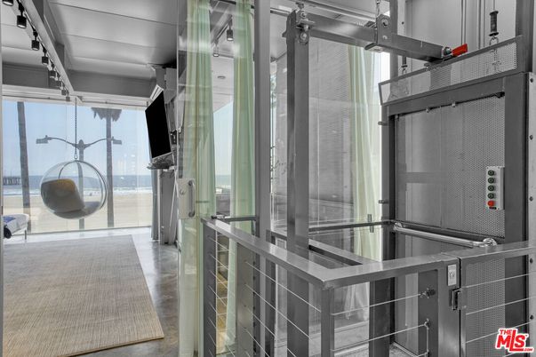 Elevator, Interior, Water