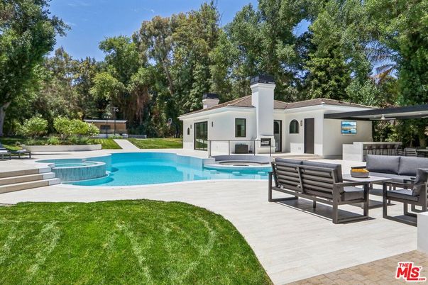 Backyard, Exterior, Pool