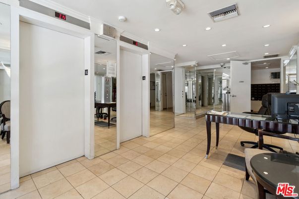Game Room, Interior, Recessed Lighting