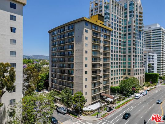 Exterior, Facade, Condo Building
