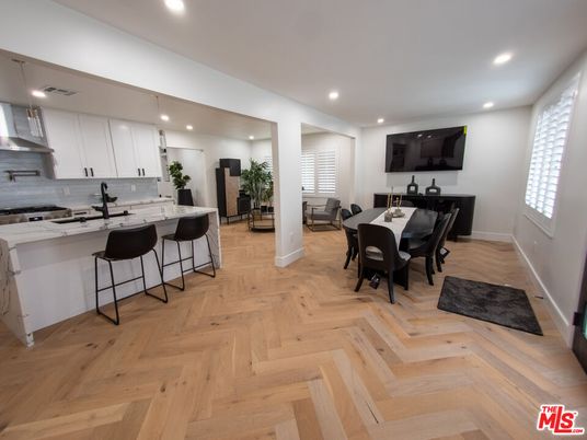Dining room, Interior, Kitchen, Recessed Lighting, Wood Texture Flooring