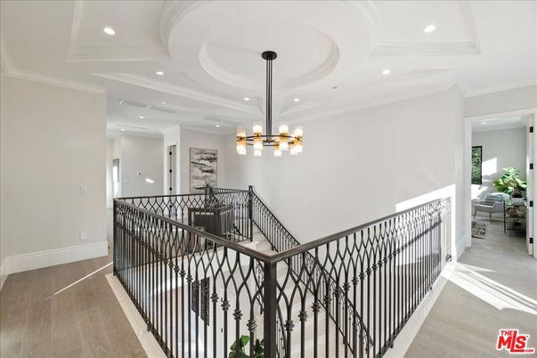 Interior, Pendant Lights, Recessed Lighting, Wood Texture Flooring