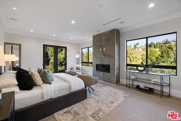 Bedroom, Fireplace, Interior, Recessed Lighting, Wood Texture Flooring