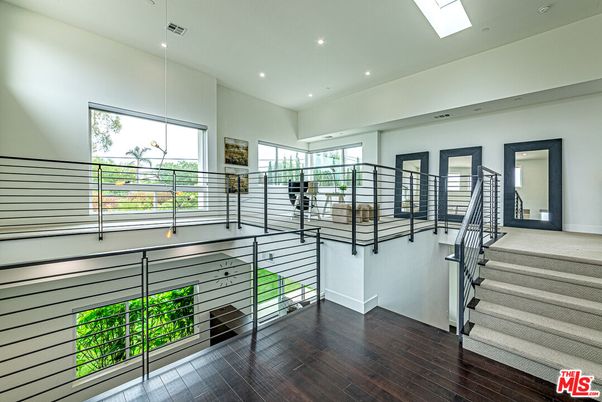 Interior, Pendant Lights, Recessed Lighting, Wood Texture Flooring