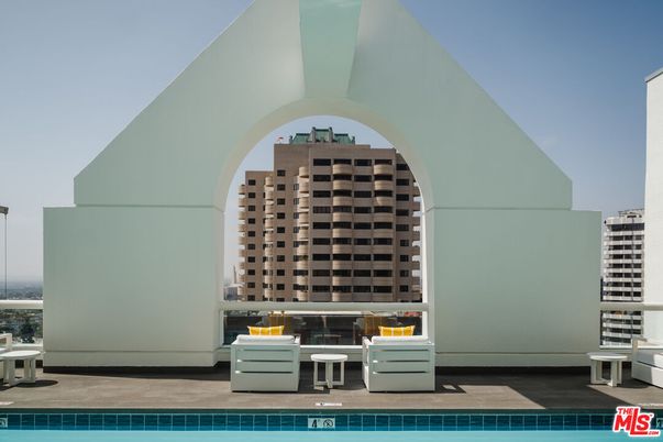 Exterior, Pool, Other