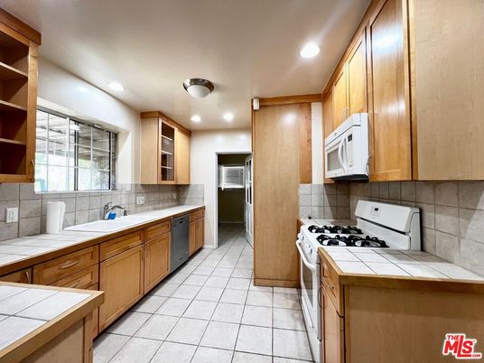 Interior, Kitchen, Recessed Lighting, Tile Countertops