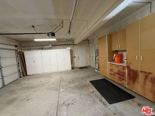 Garage, Interior