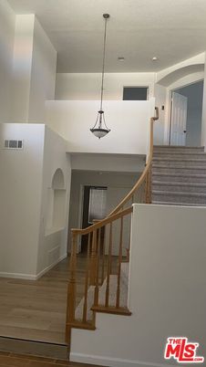 Interior, Pendant Lights, Wood Texture Flooring