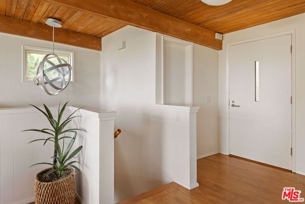 Interior, Pendant Lights, Wooden Beams, Wooden Ceilings, Wood Texture Flooring